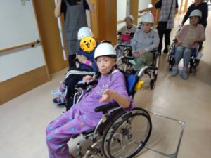 老人ホームで防災訓練様子