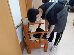 老人ホーム 防災グッズ体験