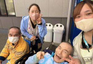 老人ホーム 外食