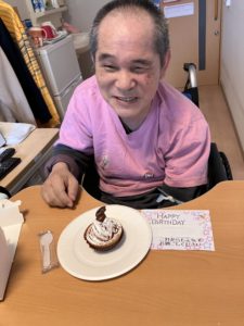 老人ホーム　誕生日