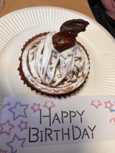 老人ホーム　誕生日
