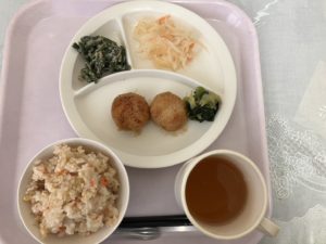 老人ホーム 食事