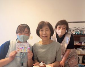 老人ホーム 誕生日